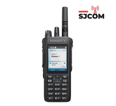 El Handy Motorola MOTOTRBO R7 posee procesamiento de audio avanzado garantiza que sus comunicaciones sean fuertes y claras, mientras su diseño robusto está preparado para entornos hostiles, y las opciones avanzadas de conectividad preparan a su personal para el futuro.